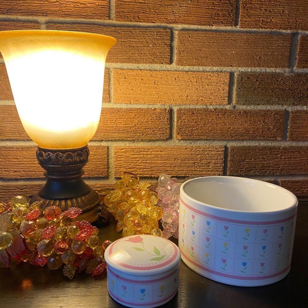 FTDA 1987 candle & dish w colored tulips A12